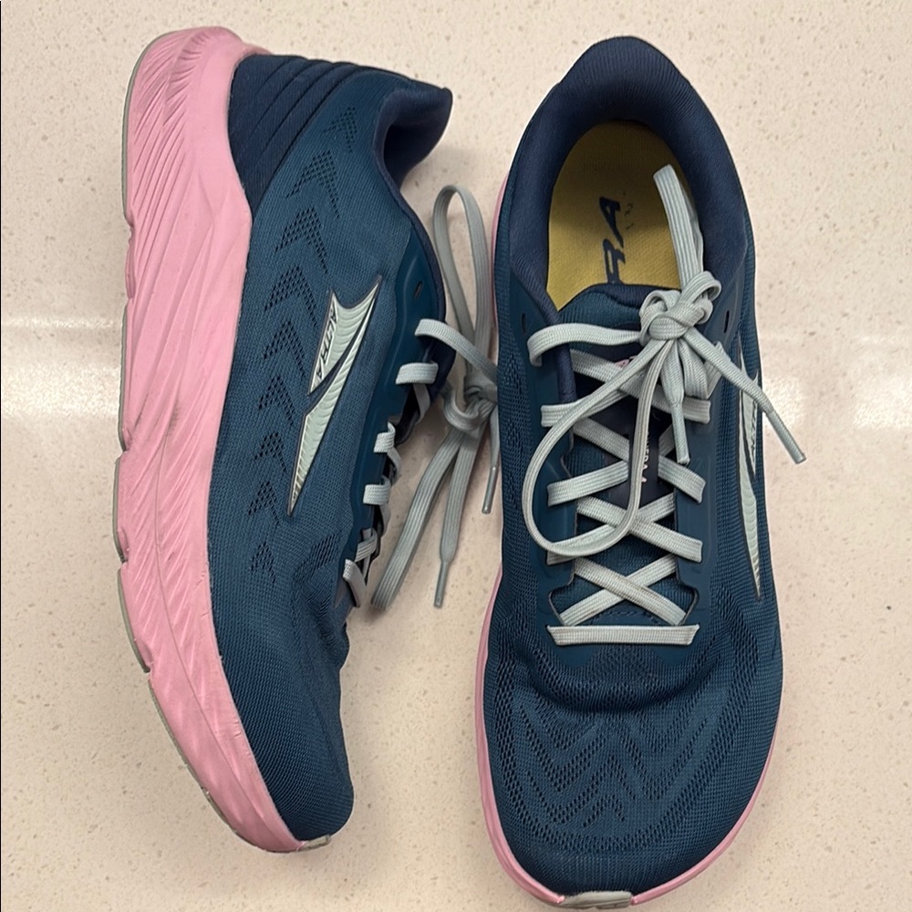 Altra Women's Rivera 4 Blue and Pink Running Shoes